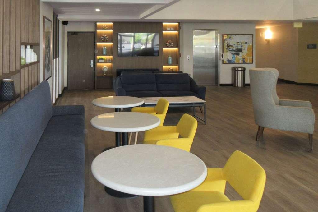 לייק פורסט Comfort Inn & Suites Irvine Spectrum מראה פנימי תמונה