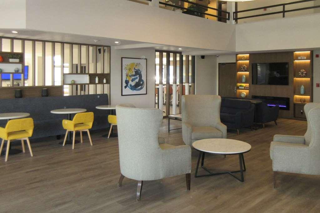 לייק פורסט Comfort Inn & Suites Irvine Spectrum מראה פנימי תמונה